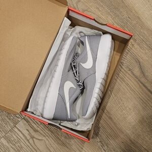 NEW Nike Roshe Run Wolf Grey gray - Women Size 8 / 38.5 sneakers shoes Runners